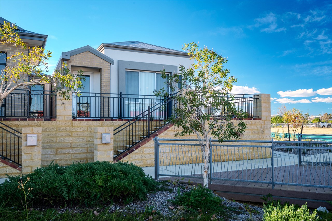 14 Jewel Way, Banksia Grove Wa 6031
