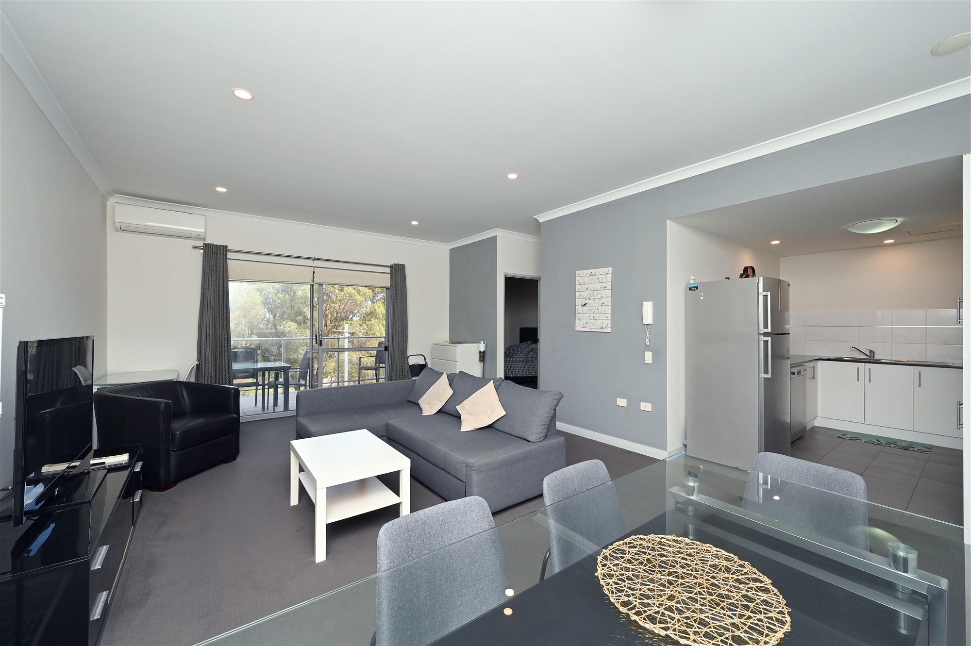Spacious Top Floor Apartment