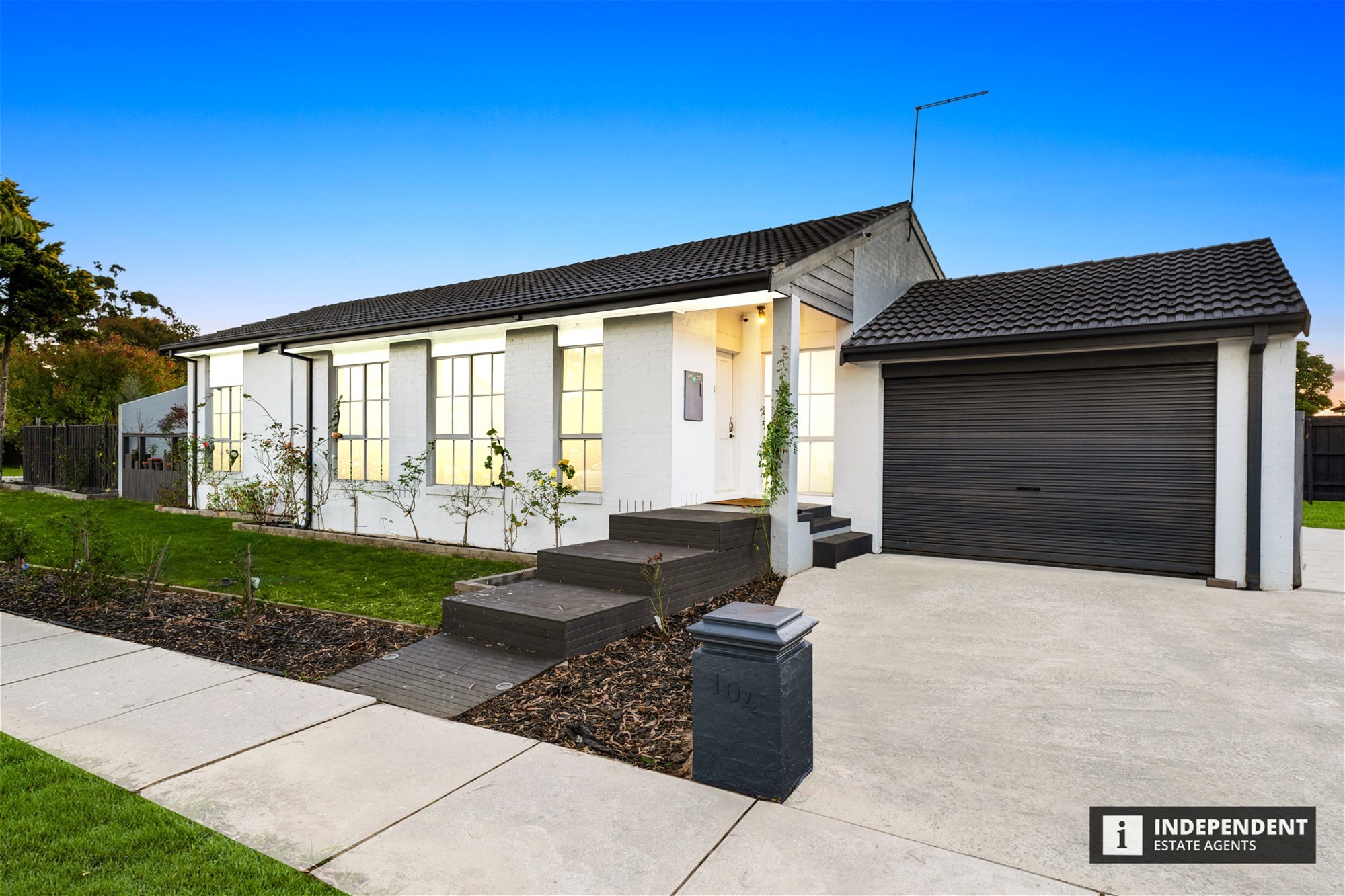 104  Waverley Park Drive, CRANBOURNE NORTH VIC 3977