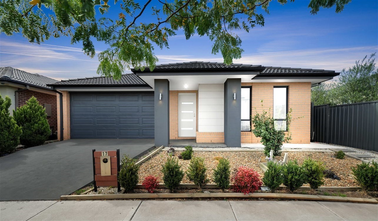 17 Columbia Avenue, STRATHTULLOH VIC 3338