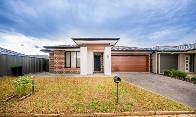 30  Maribyrnong Way, COBBLEBANK VIC 3338