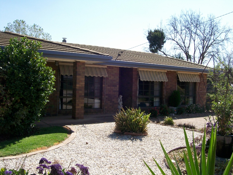 8 GOLF VIEW CT BERRIGAN NSW