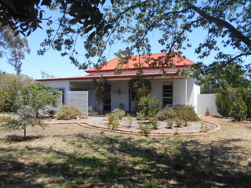 21 Drummond St BERRIGAN NSW