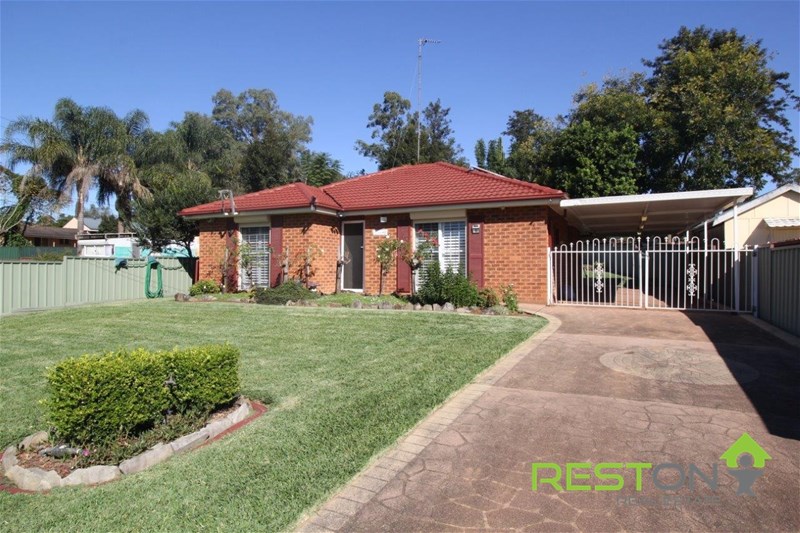 SCHOFIELDS - AMAZING FAMILY HOME PACKED WITH FEATURES!