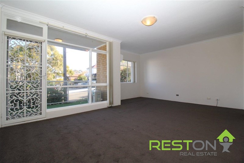MOSMAN - DIRECTLY OPPOSITE BALMORAL BEACH!
