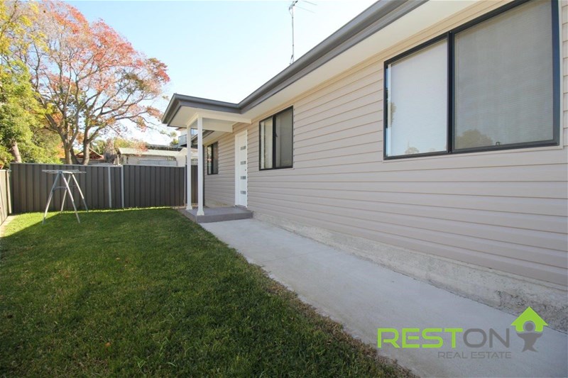 LALOR PARK - GRANNY FLAT WITH ALL THE MODERN INCLUSIONS! 