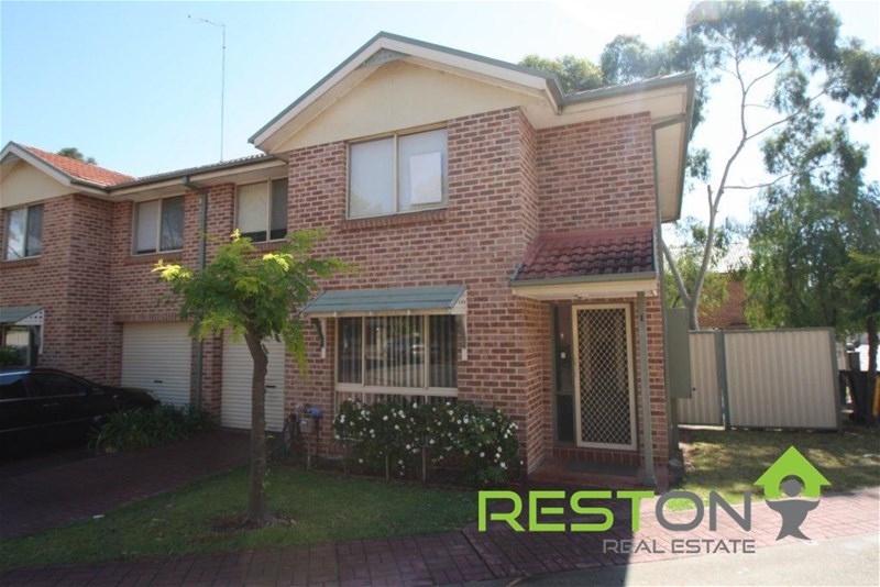 QUAKERS HILL - Spacious Three Bedroom Townhouse!