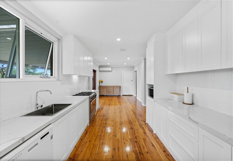 LEUMEAH - AMAZING FAMILY HOME! 