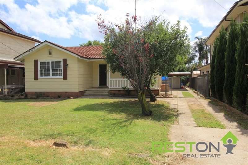 KINGSWOOD - Convenience, Comfort & Location