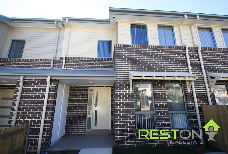 CRANEBROOK - LARGE EXECUTIVE TOWNHOUSE… ABSOLUTELY PERFECT! 