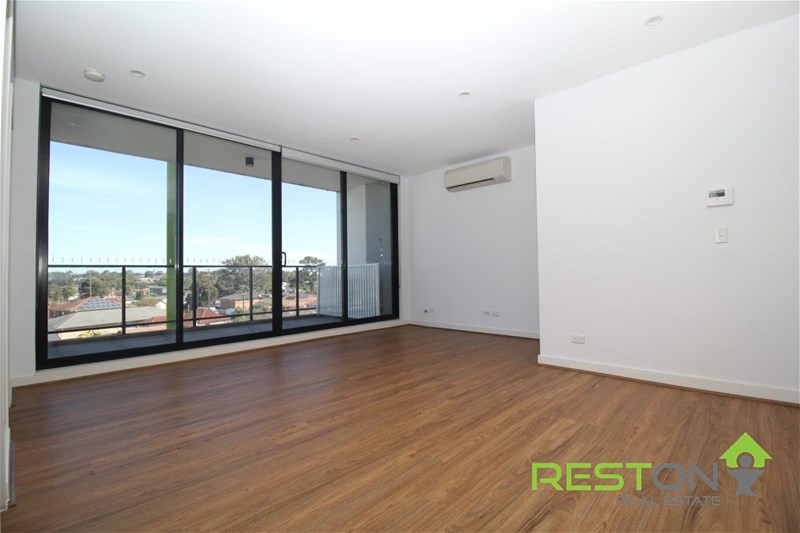 YENNORA - Walking distance to station! 