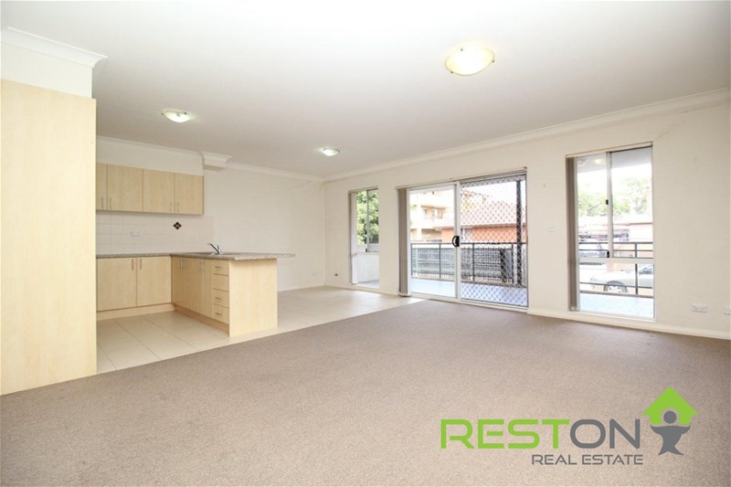 KINGSWOOD - Large Two Bedroom Apartment 