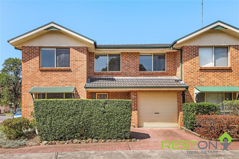 QUAKERS HILL - Spacious Three Bedroom Townhouse!