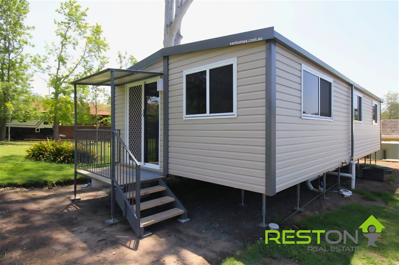 COORANBONG - FULLY FURNISHED VAN HOME 