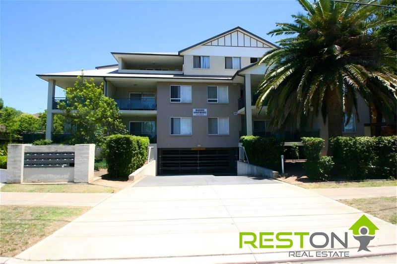 KINGSWOOD - Conveniently Located Two Bedroom Apartment!