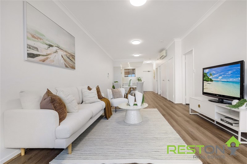 WESTMEAD - Renovated and Ready to Move in! 