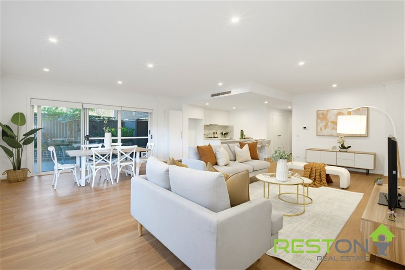 NORTH KELLYVILLE - Exceptionally Large Ground Floor Residence 