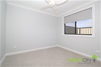 80A Alpine Circuit ST CLAIR, NSW 2759