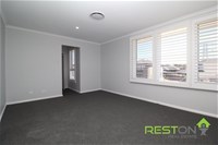 68 Horizon Loop ORAN PARK, NSW 2570
