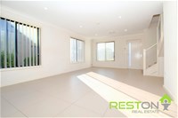 2/99 Canberra Street OXLEY PARK, NSW 2760