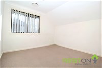 2/99 Canberra Street OXLEY PARK, NSW 2760