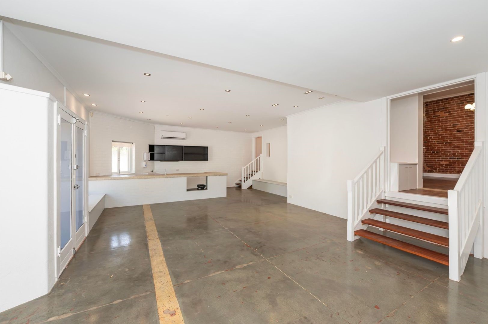 Prime Oxford Street Property 4