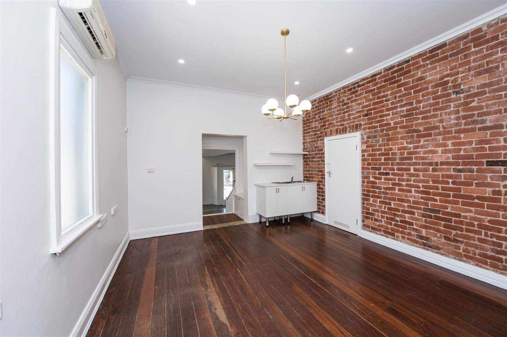 Prime Oxford Street Property 7