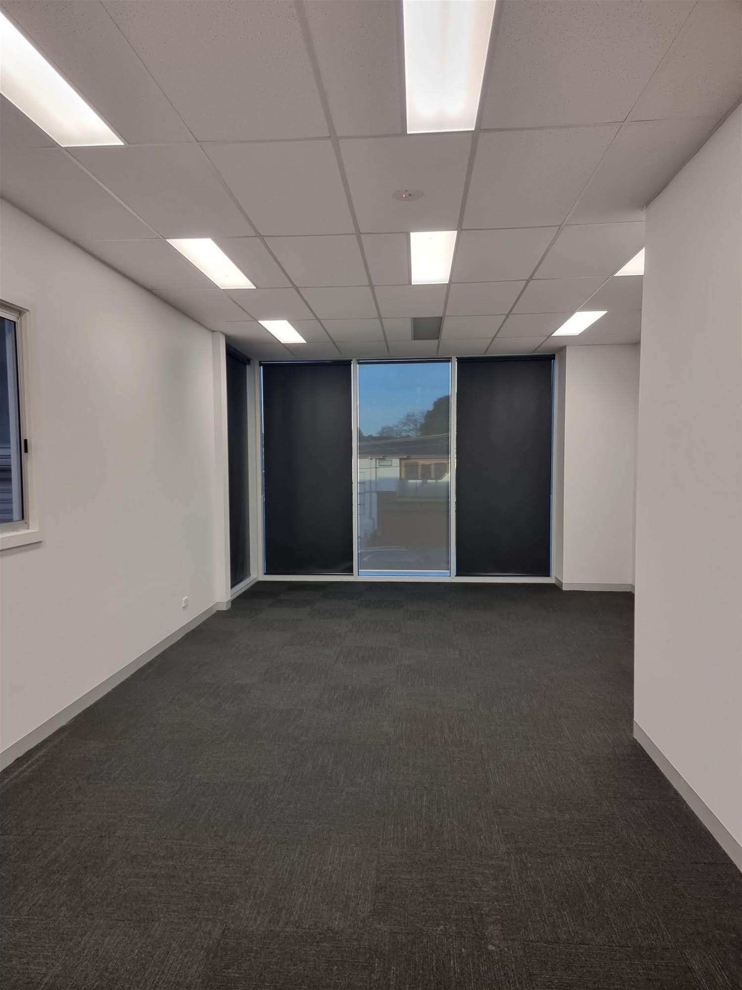 Pilatis studio for lease. 3