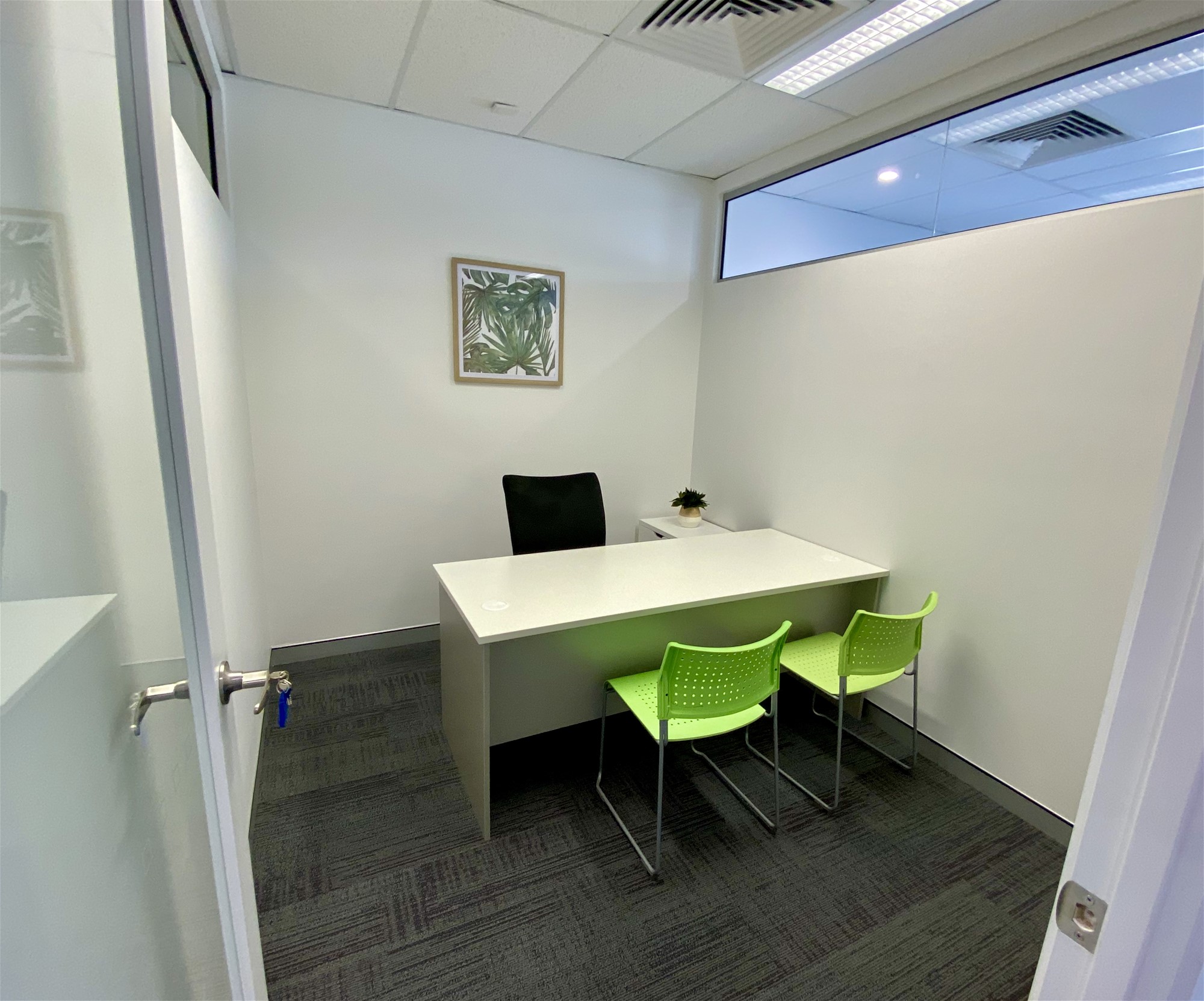 Professional furnished Offices for Lease 9