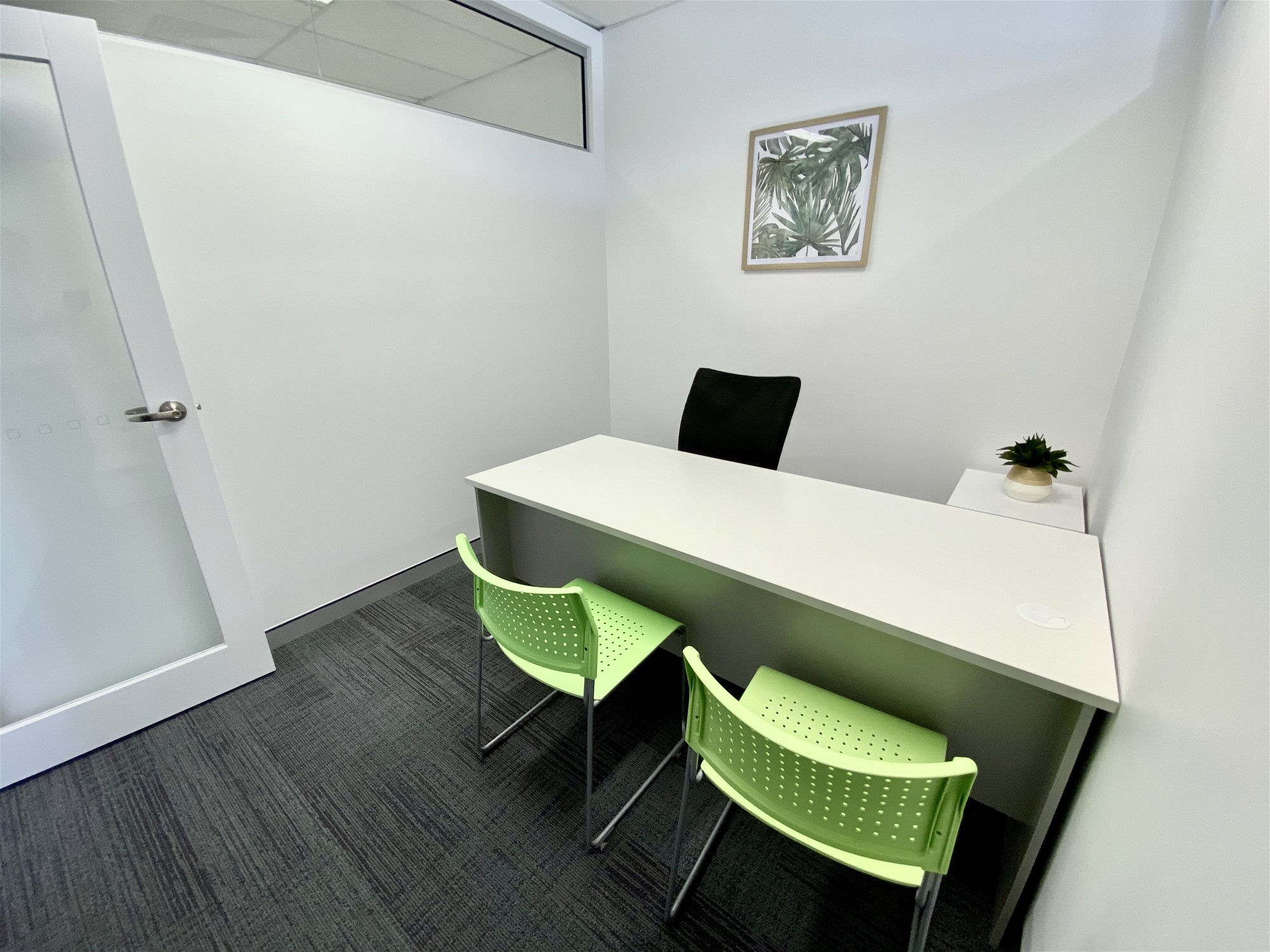 Professional furnished Offices for Lease 10