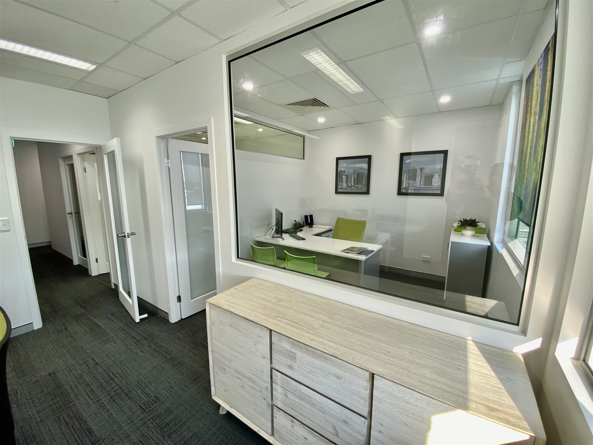 Professional furnished Offices for Lease 6