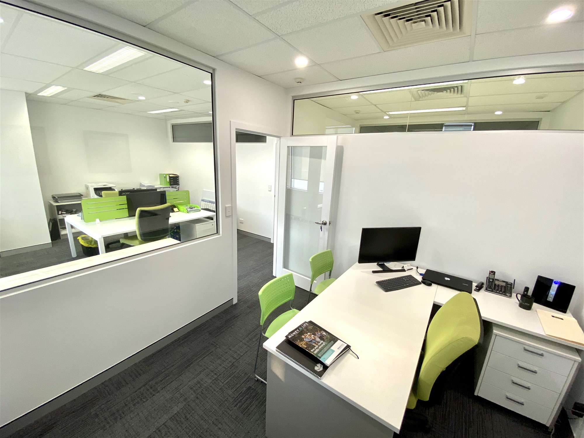 Professional furnished Offices for Lease 8