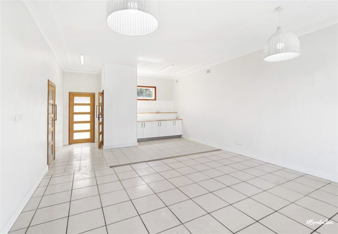 Shop for rent in Dapto 2