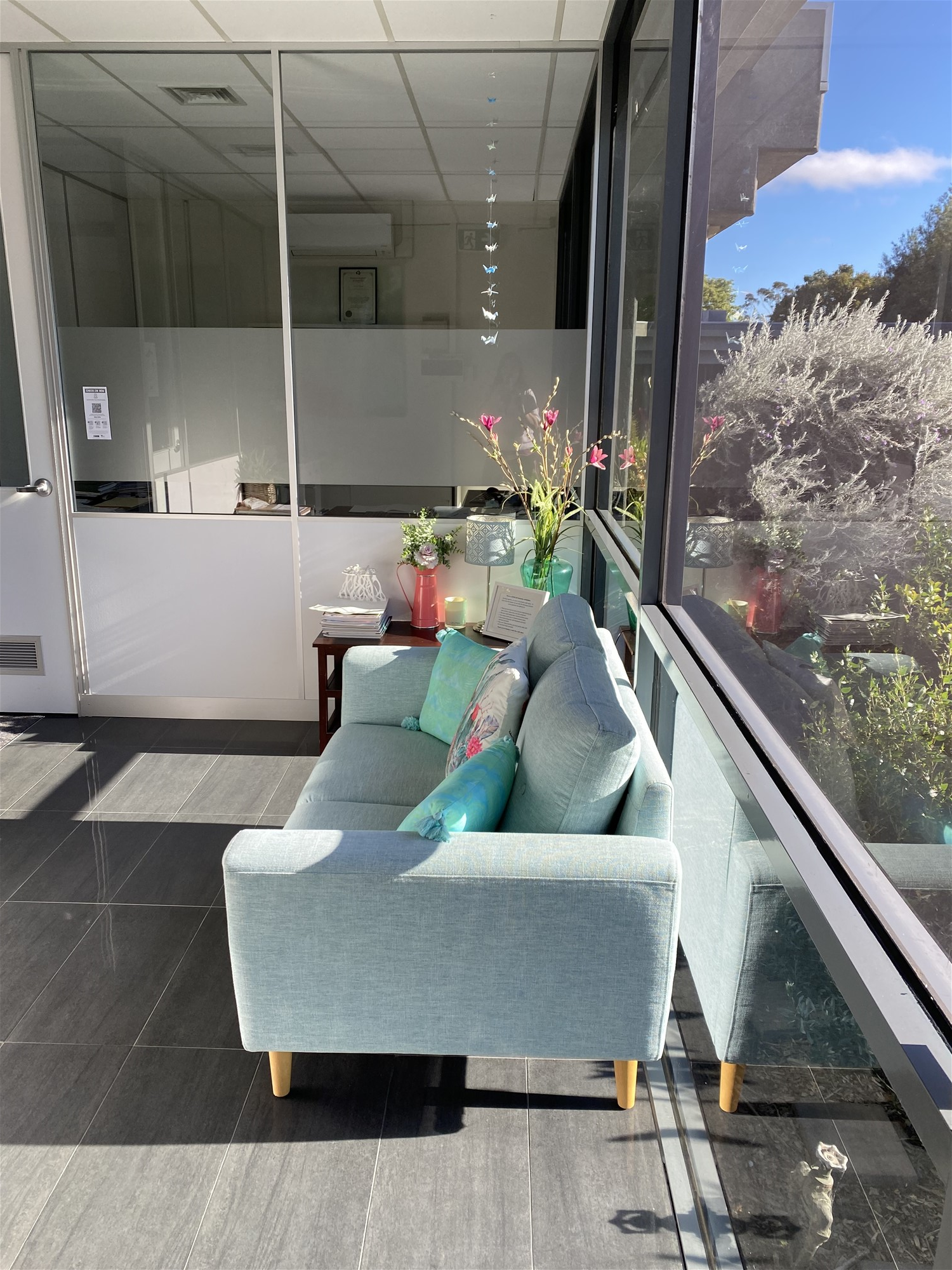 Fully furnished, internet and no 2