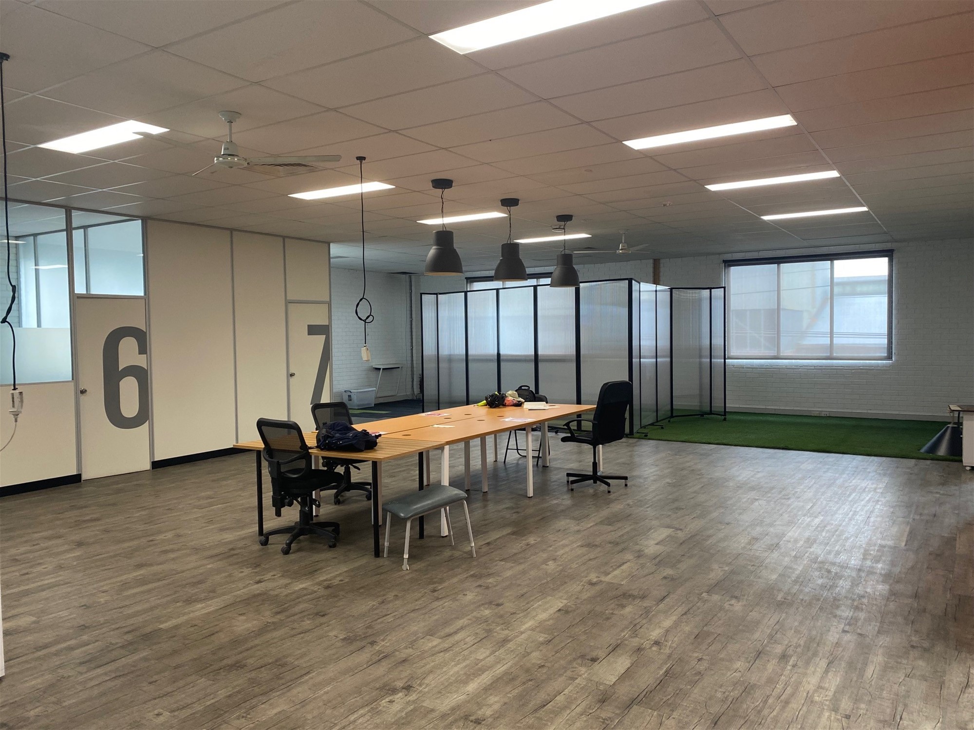 Versatile office space gem in 4