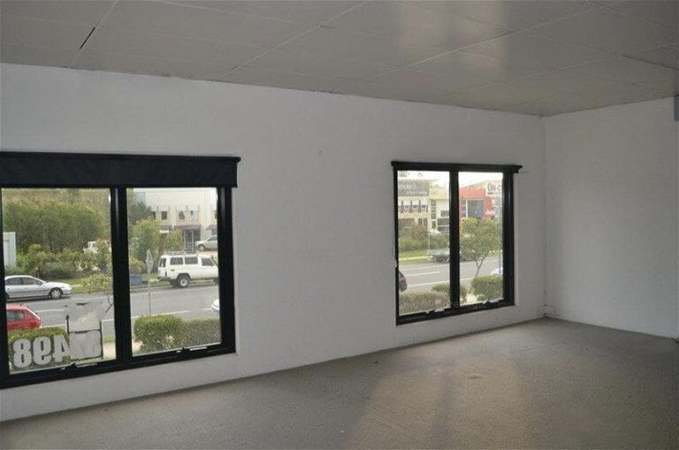 BREAK LEASE – AVAILABLE IMMEDIATELY 3