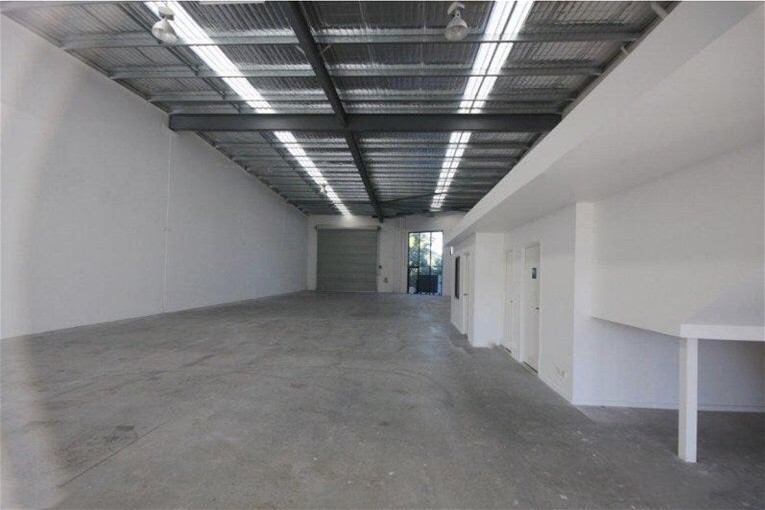 BREAK LEASE – AVAILABLE IMMEDIATELY 2
