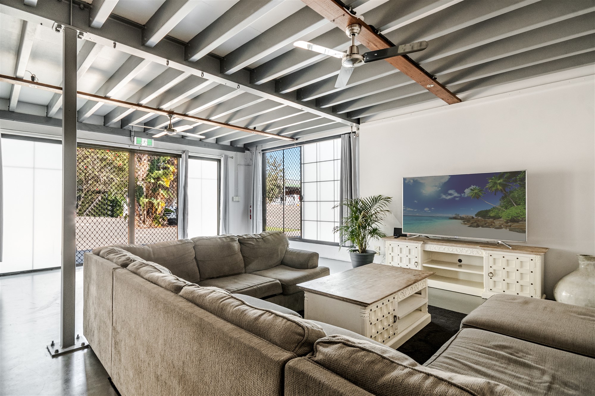 Prime Front Corner Unit 28