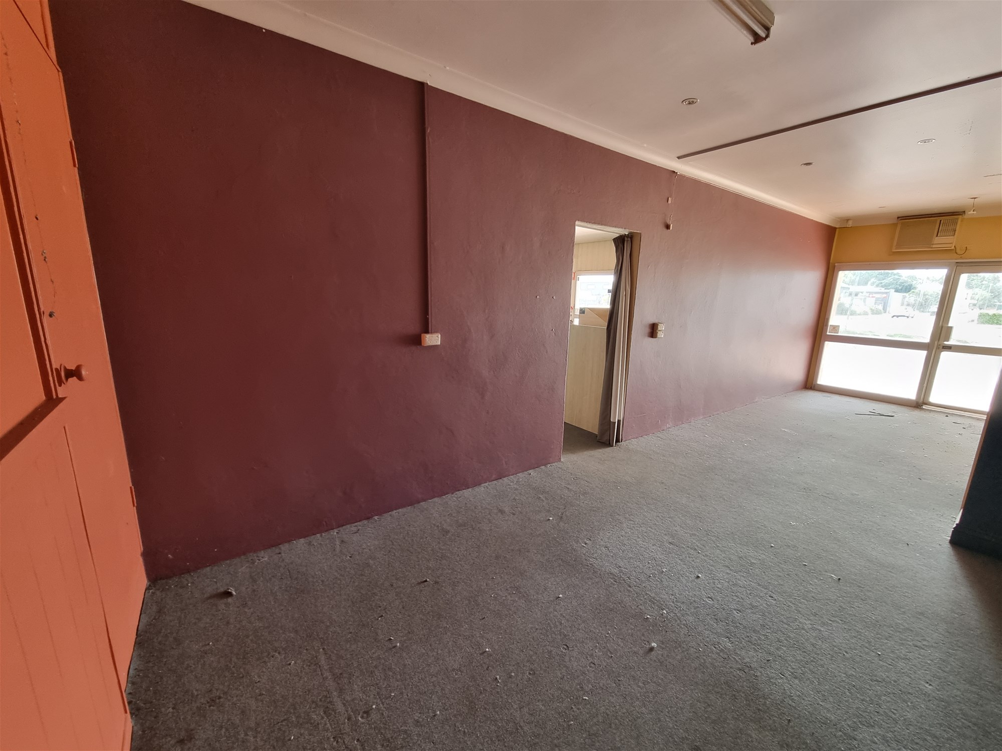 Prime Location – Retail Shop 8