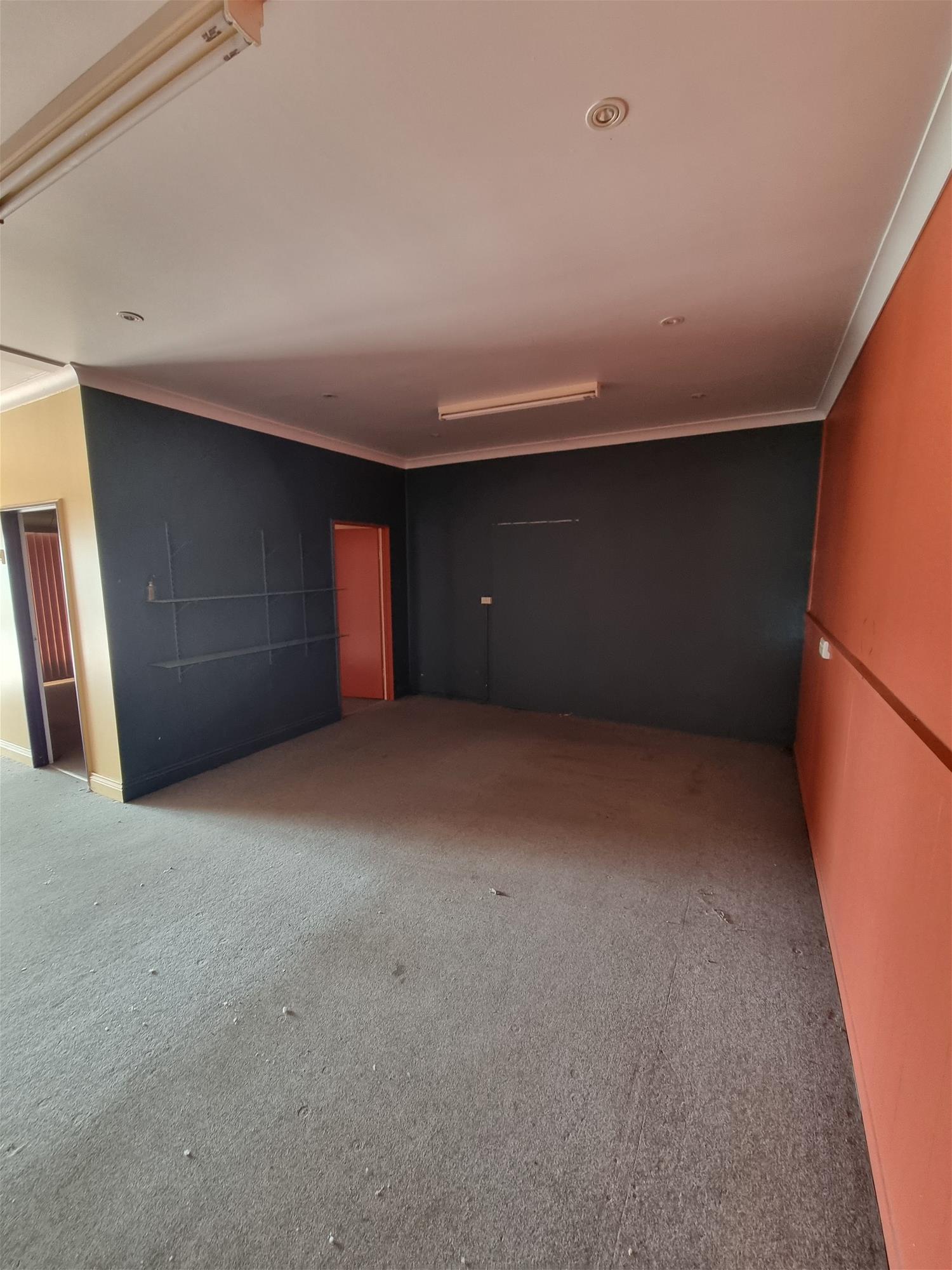 Prime Location – Retail Shop 10