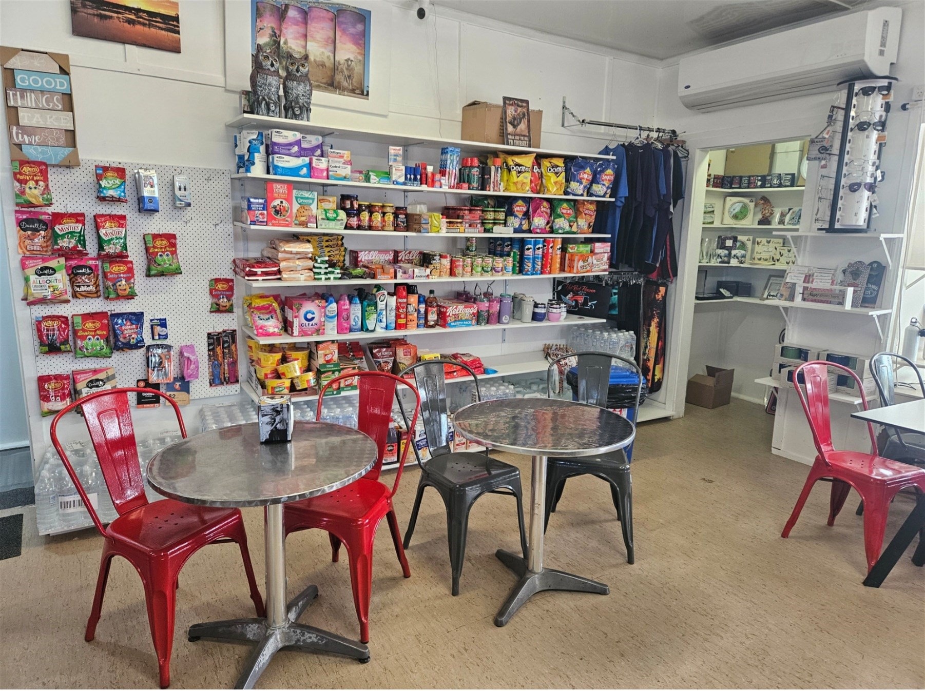 Country Shop with3 bedroom esidence 2