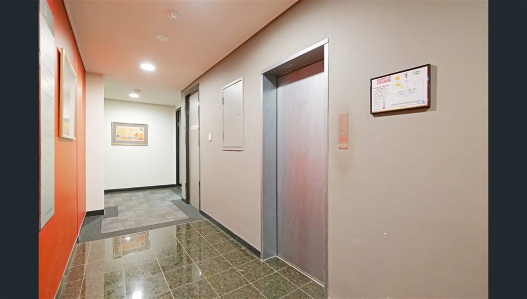 “Top Floor Prime Office Space 8