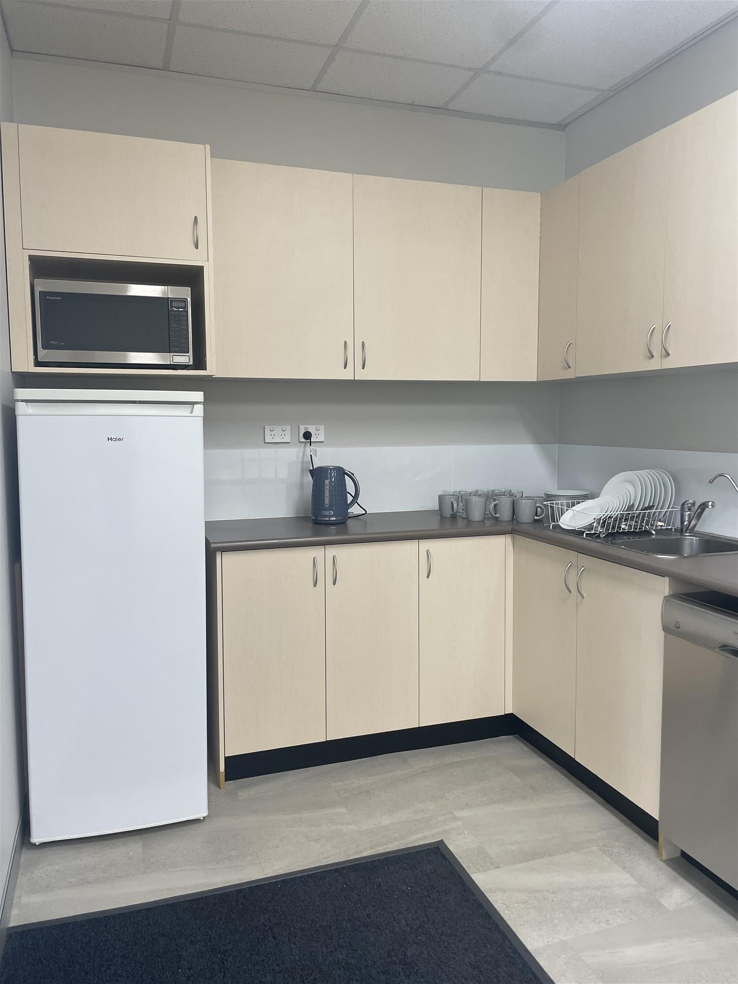 “Shared Office Space for Lease 6
