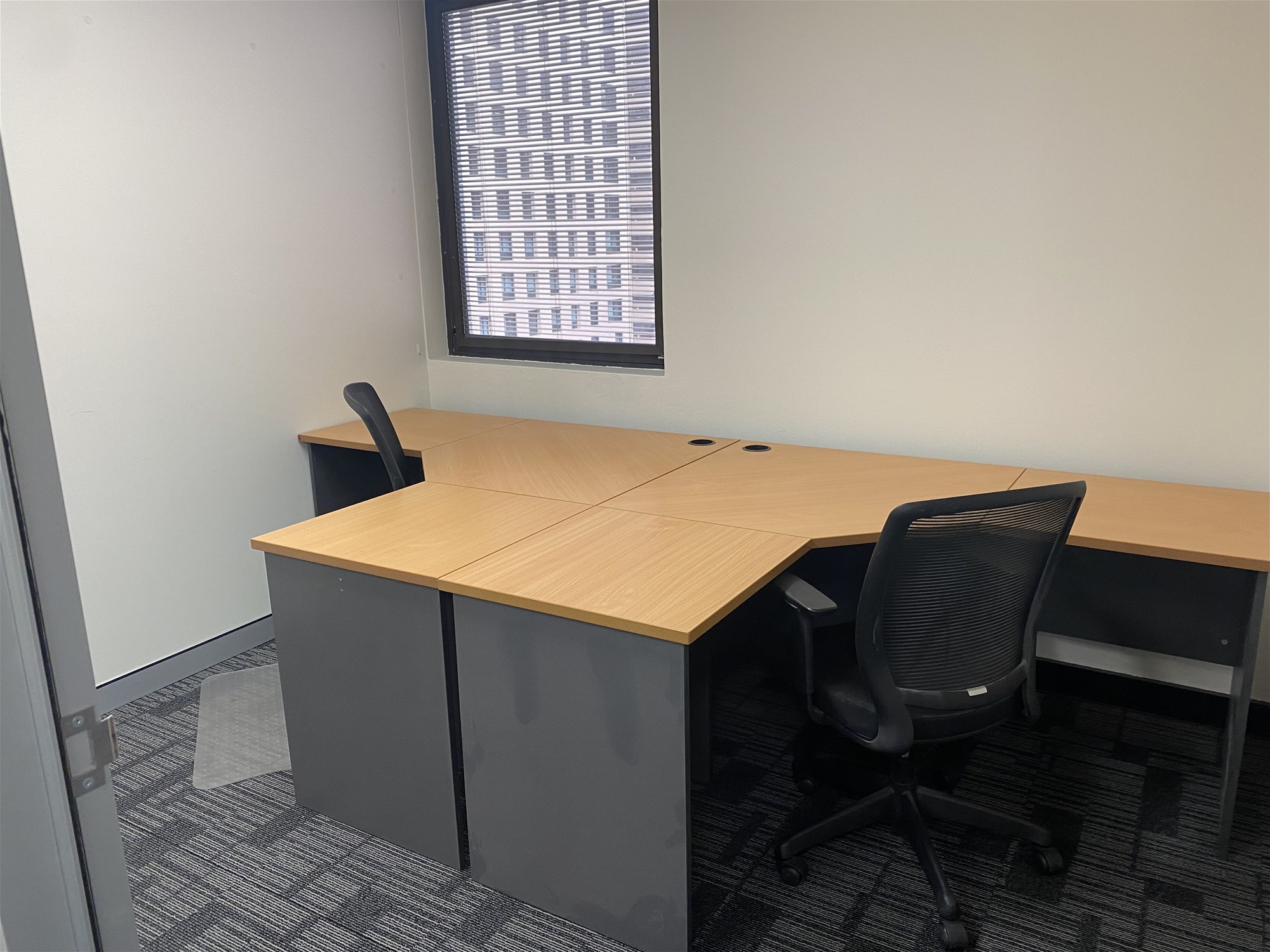 Premium private office space in 5
