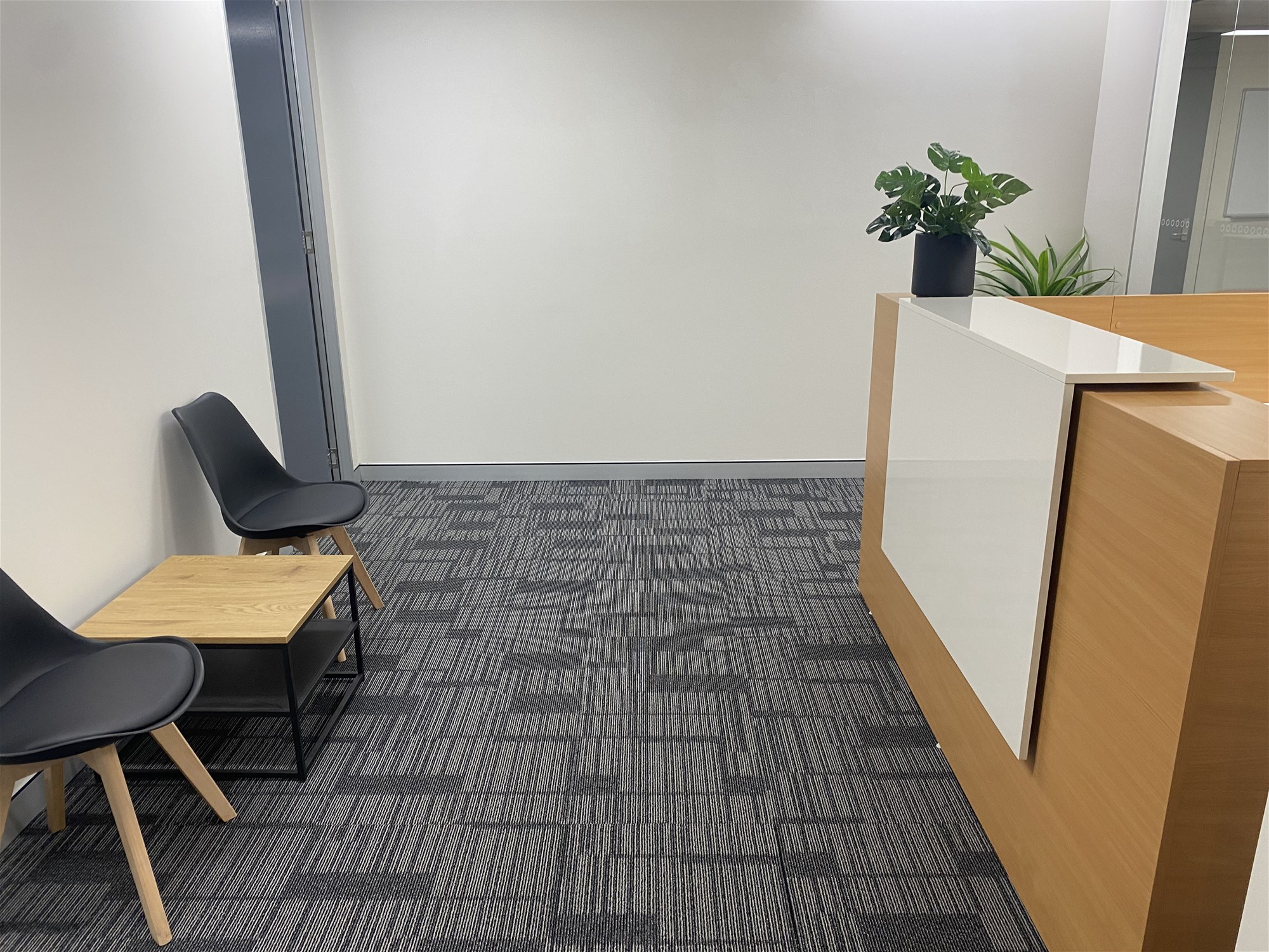 Premium private office space in 8