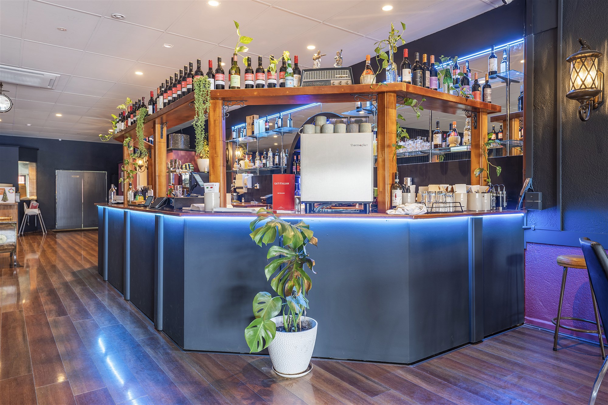 OUTSTANDING OPPORTUNITY NEAR NEW ITALIAN 28