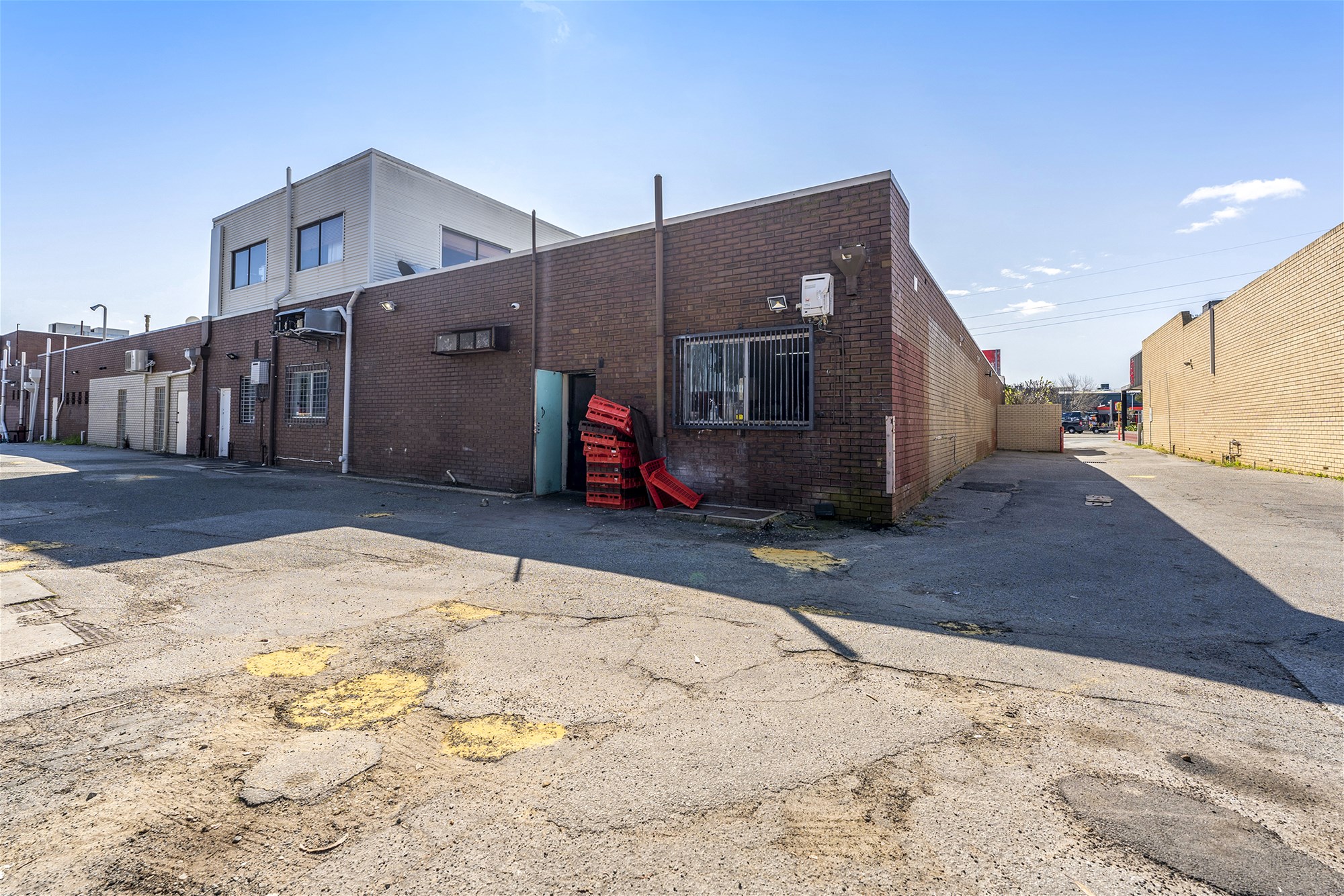 OUTSTANDING OPPORTUNITY NEAR NEW ITALIAN 38
