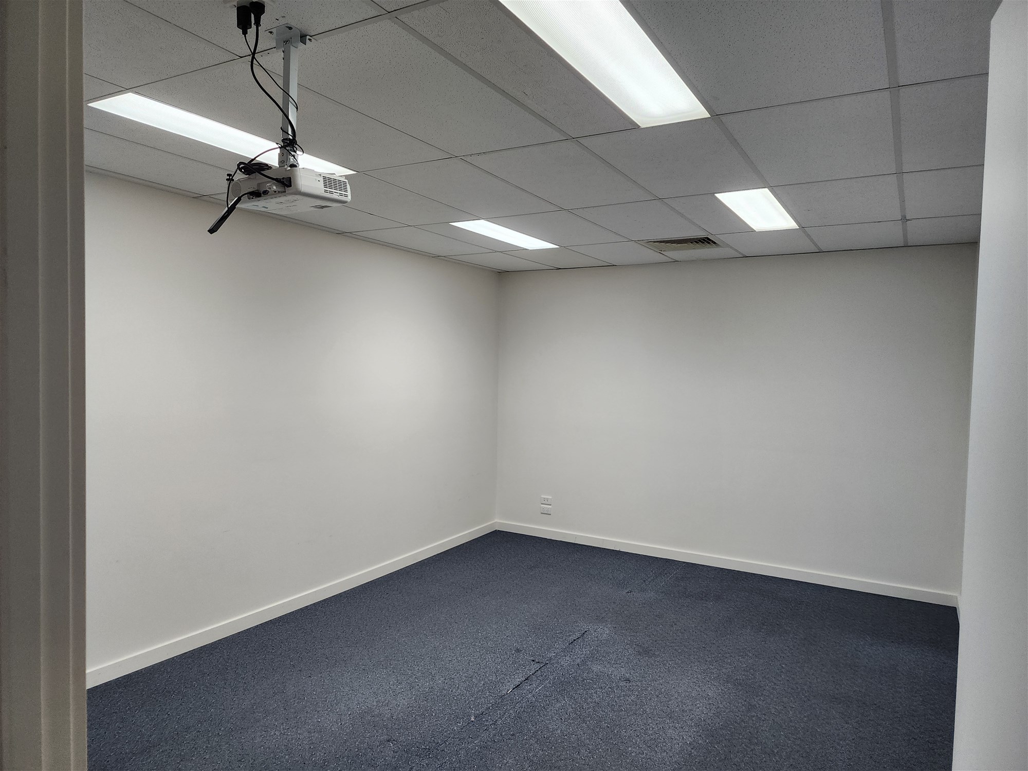 Office space/retail 11