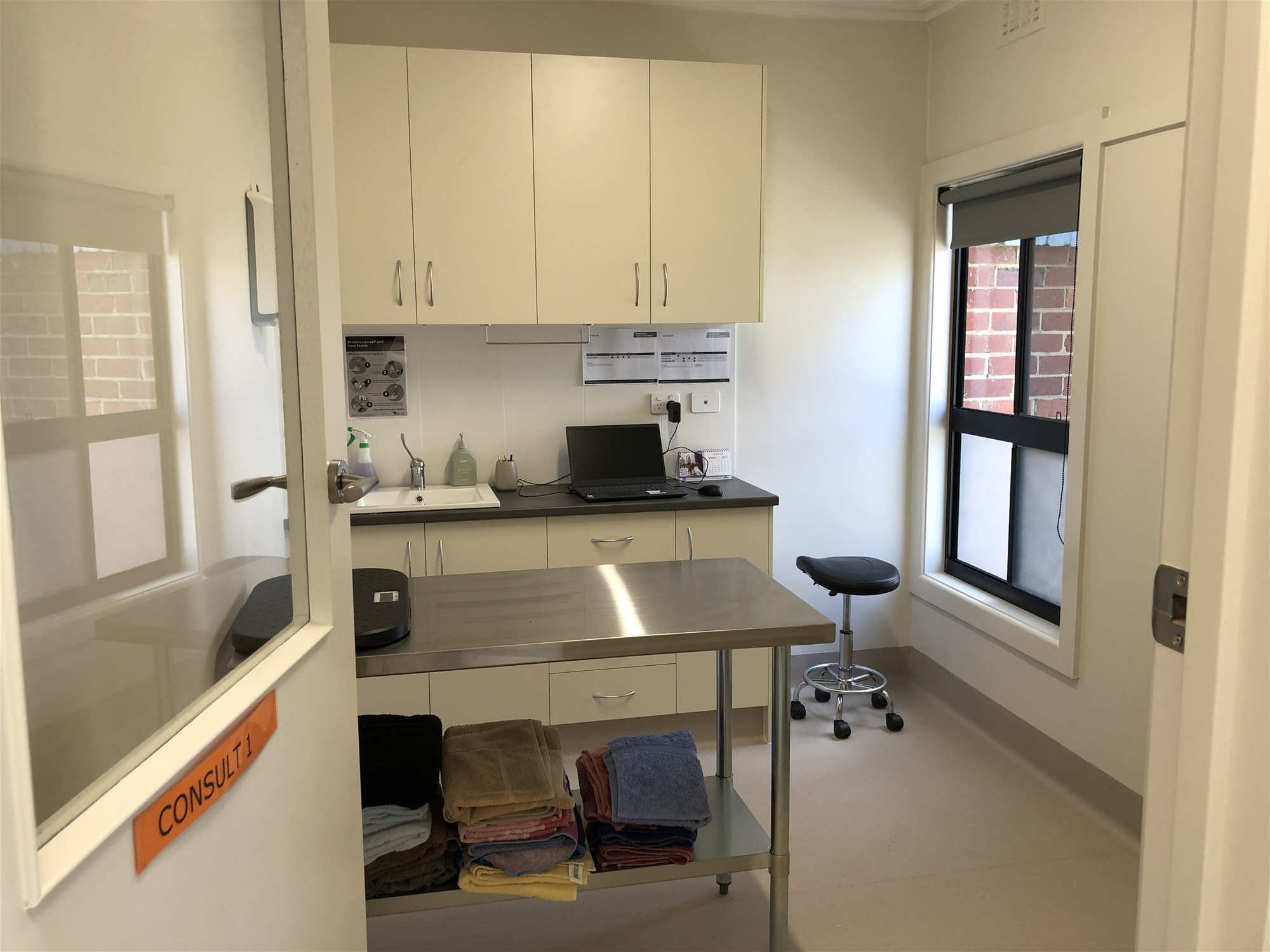 Prominent Prime Veterinary/Medical/Consulting Space Available 4