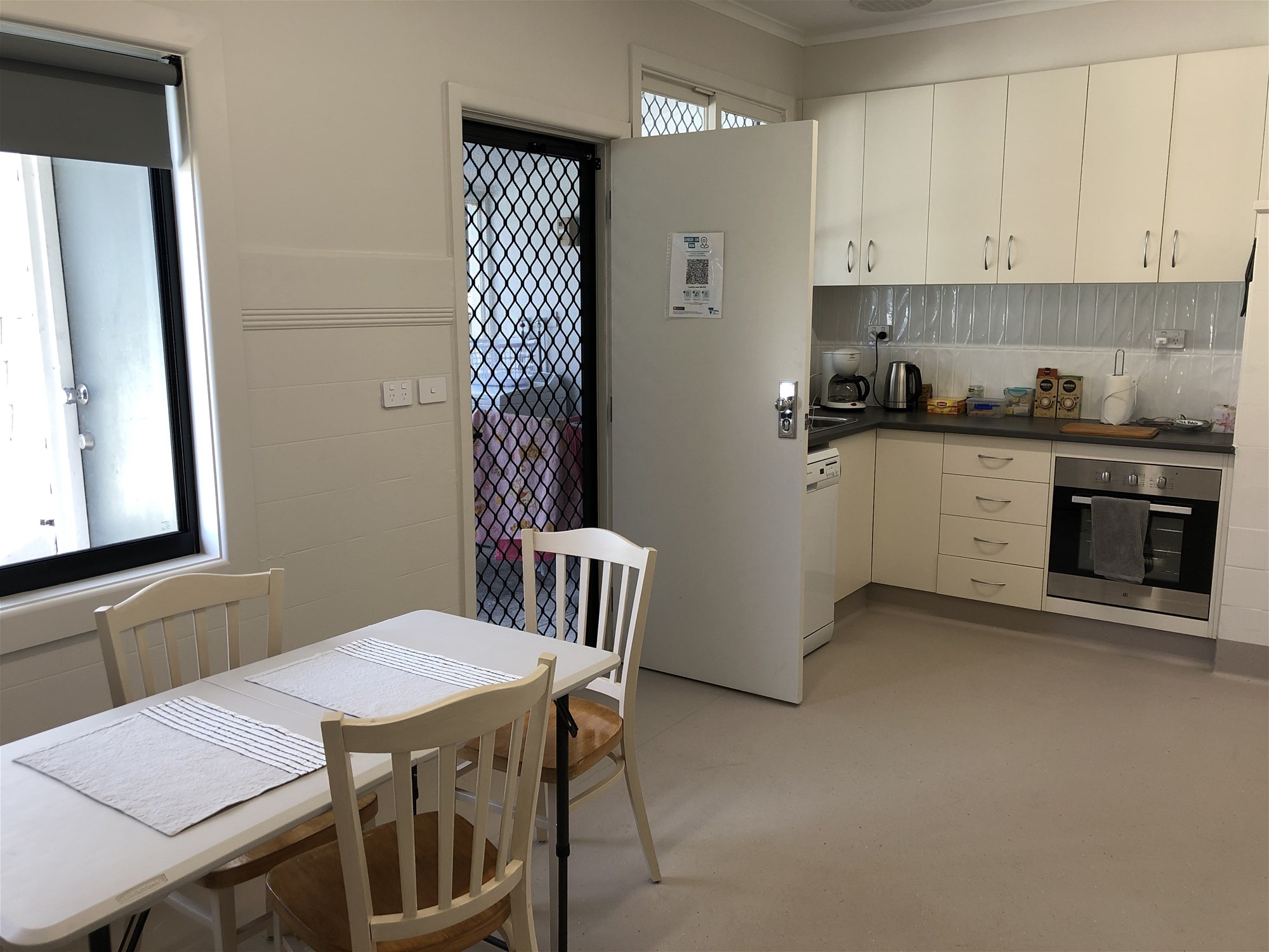 Prominent Prime Veterinary/Medical/Consulting Space Available 14